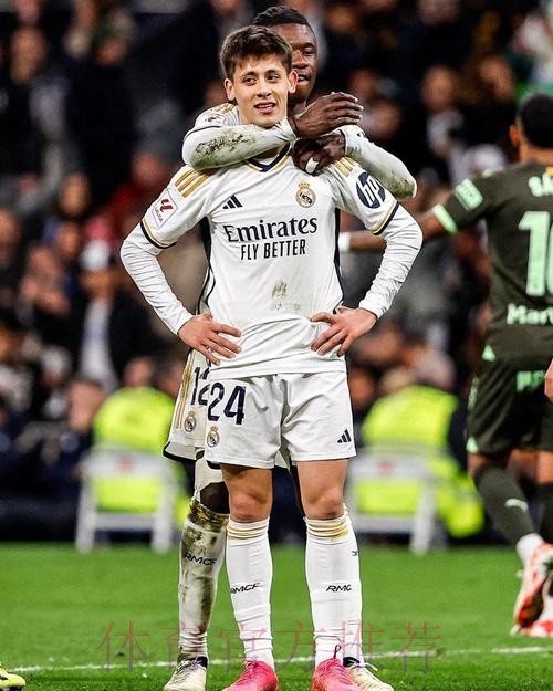 19岁14天!居勒尔成西甲最年轻破门的土耳其球员 19岁14天!居勒尔成西甲最年轻破门的土耳其球员